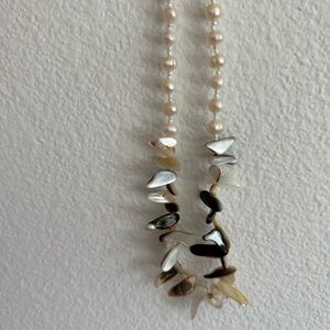 Pearl and shell necklace with lobster clasp and extender chain